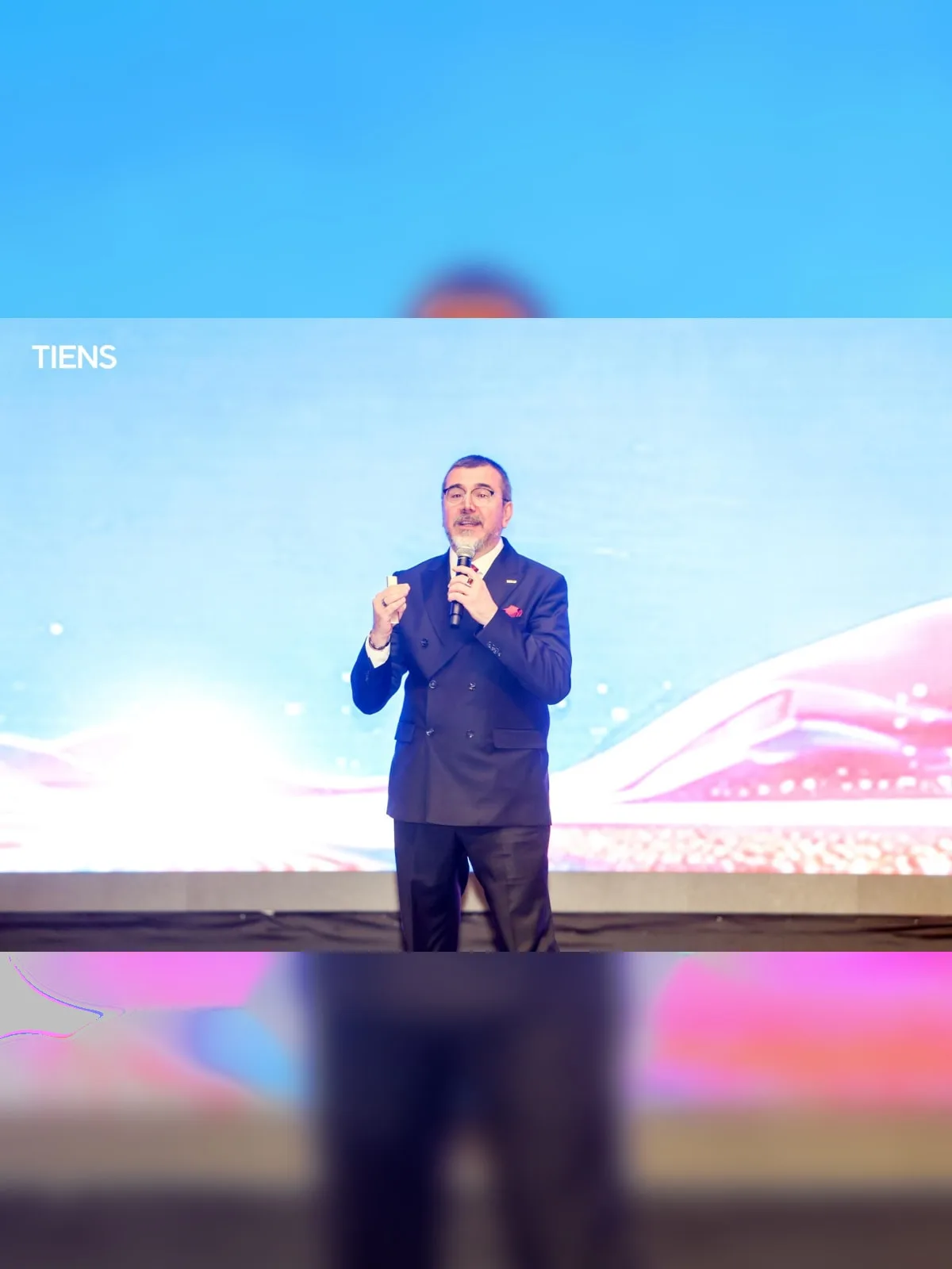 TIENS Türkiye BBS Konferansı 2026 sahne ve kalabalık
