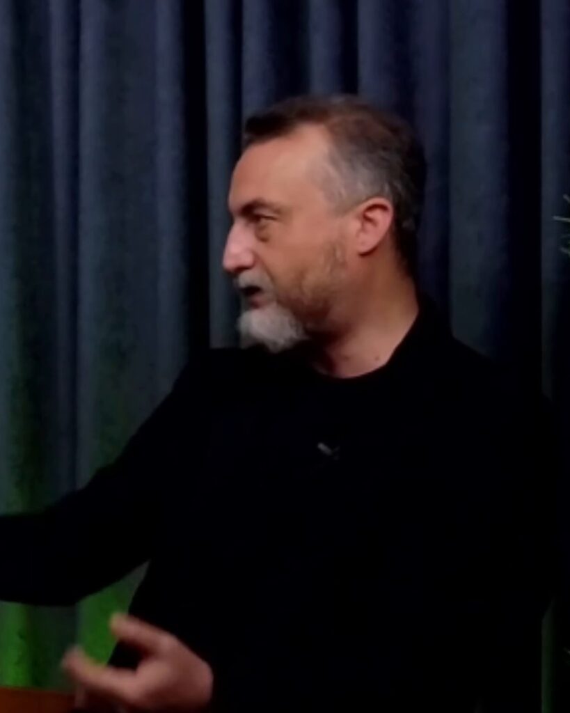 Hasan Emre Özgür Kimdir? Hasan Emre Özgür